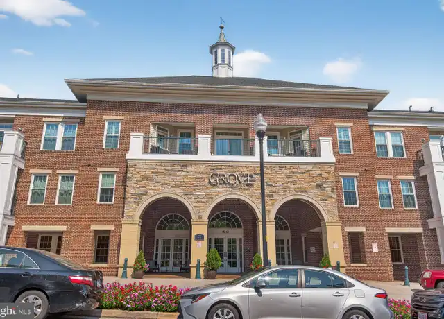Property at 2465 Army Navy Dr Unit 205, Arlington, VA, 22206, 2 beds, 1 bath, [object Object]