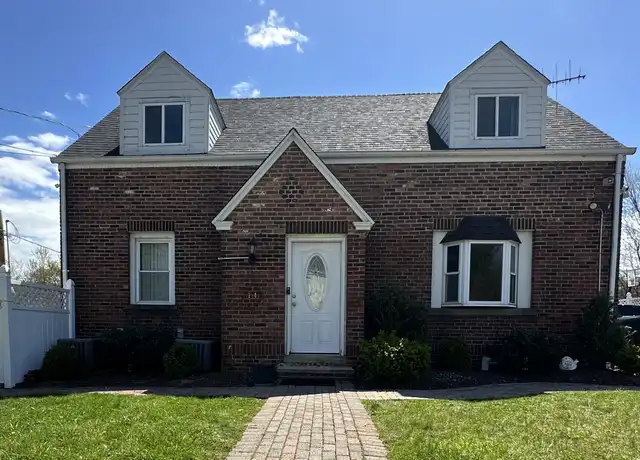 Property at 14 Thill St Unit 2, West Haven, CT, 06516, 2 beds, 1 bath, [object Object]