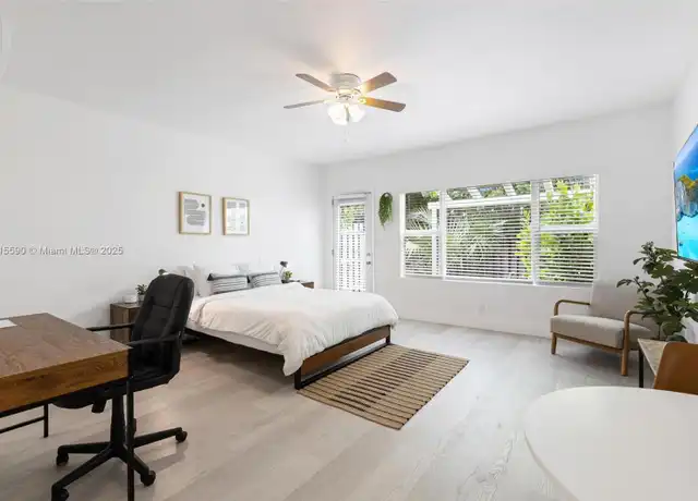 Property at 301 NE 17th Ave Unit 2, Fort Lauderdale, FL, 33301, 1 bed, 1 bath, [object Object]