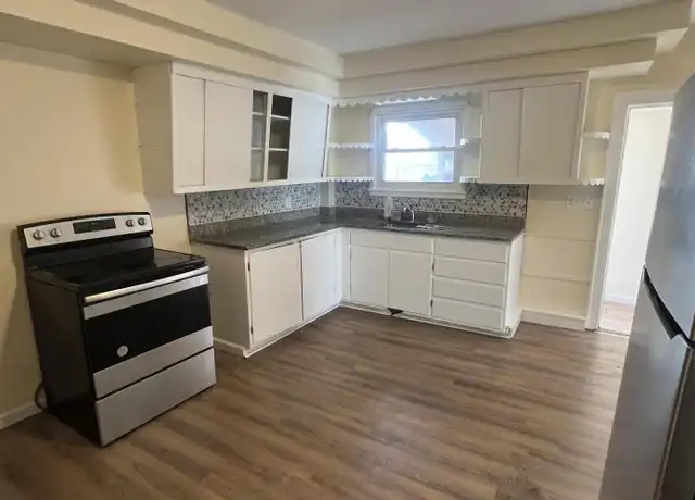 Property at 1710 Cedar Ave Unit E, Scranton, PA, 18505, 1 bed, 1 bath, [object Object]
