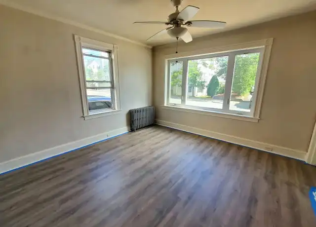 Property at 8 Cross St Unit U8, Woburn, MA, 01801, 3 beds, 1.5 baths, [object Object]