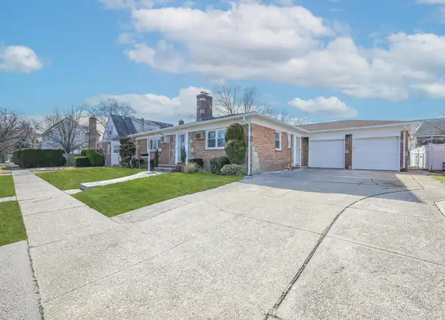 Property at 515 S 12th St Unit A, New Hyde Park, NY, 11040, 2 beds, 1 bath, [object Object]