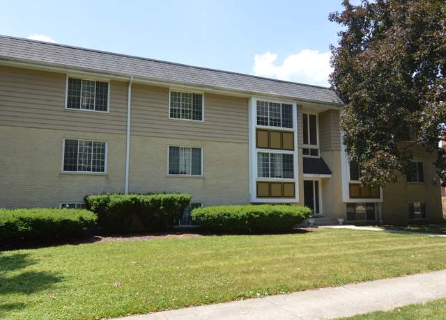 Photo of 370 S Eastern Ave Unit 370, Barrington, IL 60010