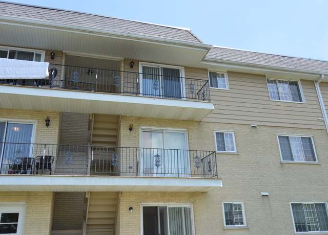 Photo of 370 S Eastern Ave Unit 370, Barrington, IL 60010