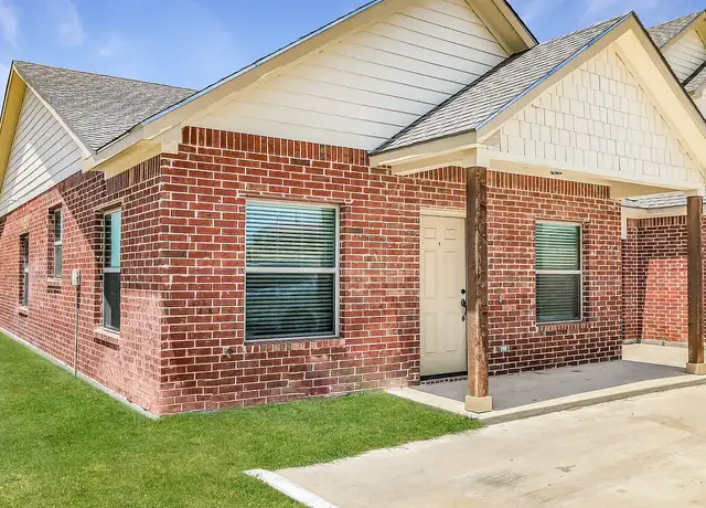 Photo of 8601 Ellis Dr, Weatherford, TX 76088