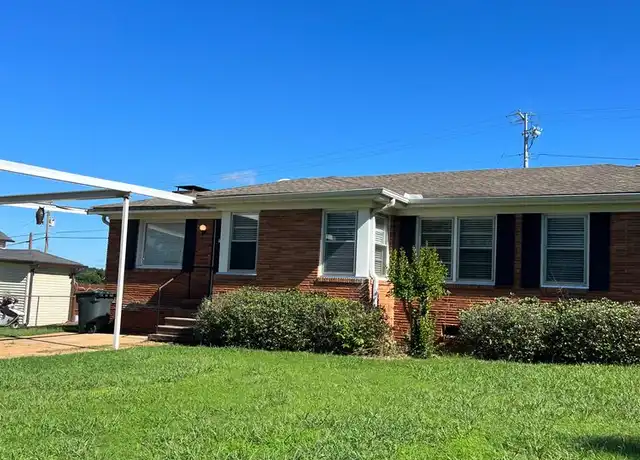 Property at 4026 Peachtree St, Florence, AL, 35630, 3 beds, 2 baths, [object Object]