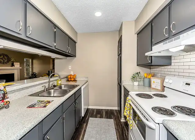 Property at Tuscany Apartments - 1401 Morrison Dr, Fort Worth, TX, 76112, 1 bed, 1 bath, [object Object]