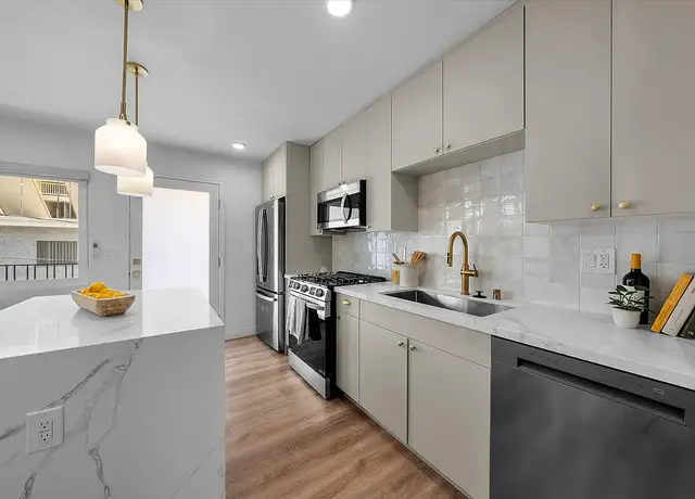 Photo of 1803 Pacific Coast Hwy, Hermosa Beach, CA 90254