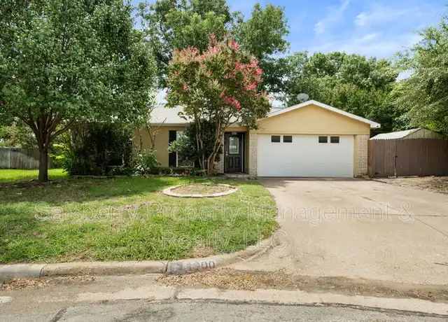 Property at 1900 Lavon Creek Ln, Arlington, TX, 76006, 3 beds, 2 baths, [object Object]