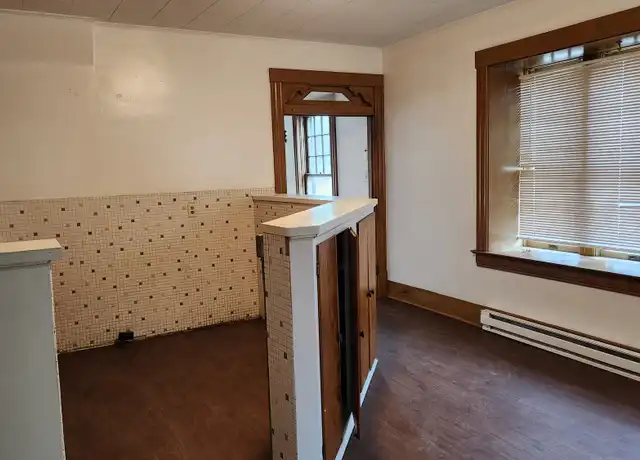 Property at 623 W William St, Decatur, IL, 62522, 1 bed, 1 bath, [object Object]