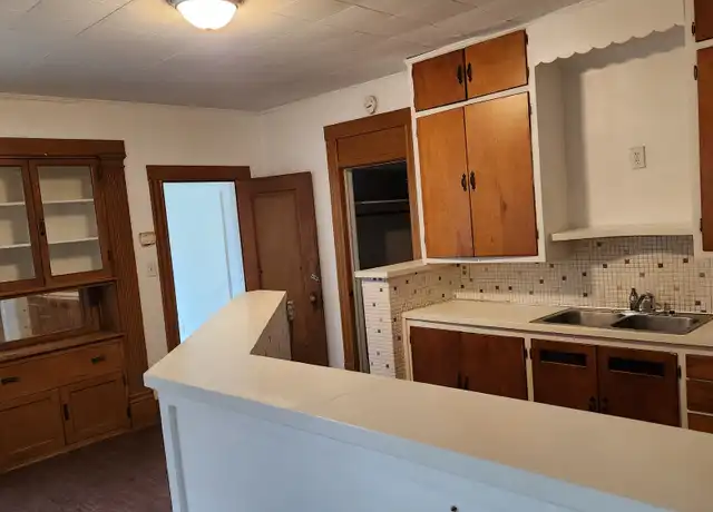 Property at 623 W William St, Decatur, IL, 62522, 1 bed, 1 bath, [object Object]