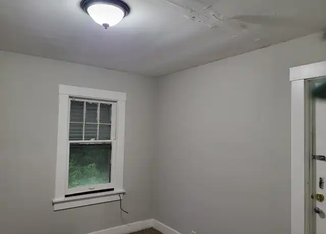 Property at 623 W William St, Decatur, IL, 62522, 1 bed, 1 bath, [object Object]