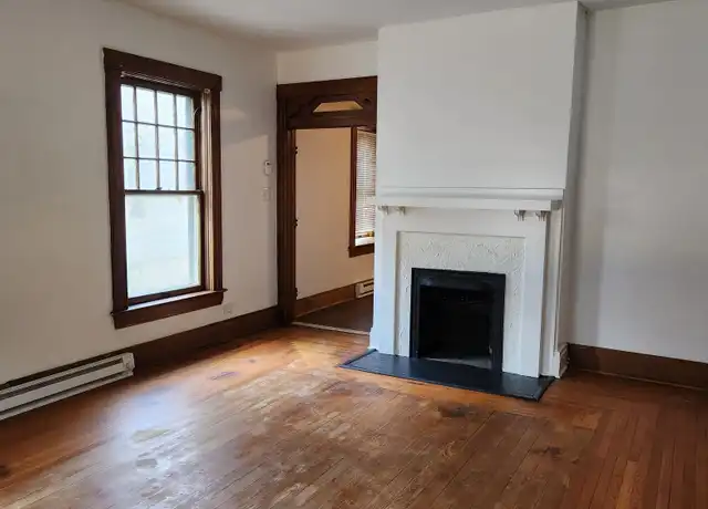 Property at 623 W William St, Decatur, IL, 62522, 1 bed, 1 bath, [object Object]