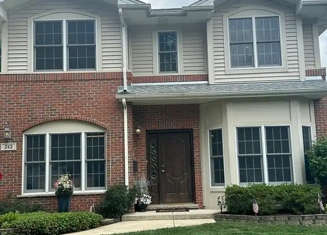 Property at 242 Holmes Ave, Clarendon Hills, IL, 60514, 4 beds, 3.5 baths, [object Object]