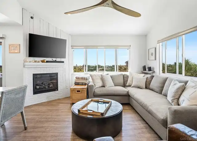 Property at 933 Hygeia Ave, Encinitas, CA, 92024, 3 beds, 2.5 baths, [object Object]