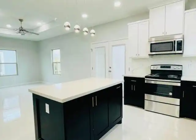 Property at 208 W Saint Helena Ave Unit 3, Edinburg, TX, 78541, 3 beds, 2 baths, [object Object]