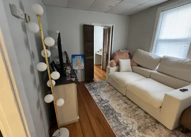 Property at 166 W Elm Ave Unit 1, Quincy, MA, 02170, 1 bed, 1 bath, [object Object]