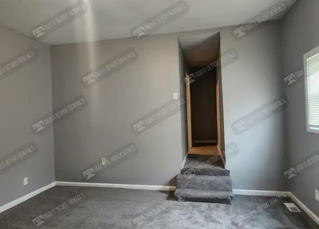 Property at 9692 E Outer Dr, Detroit, MI, 48213, 5 beds, 3 baths, [object Object]
