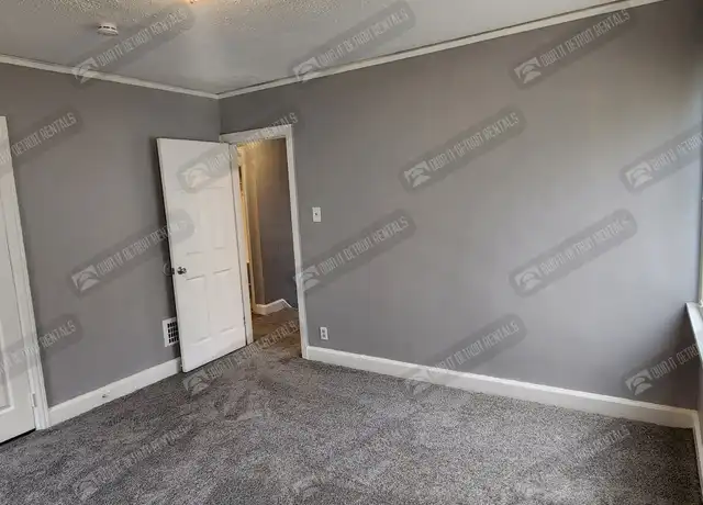 Property at 9692 E Outer Dr, Detroit, MI, 48213, 5 beds, 3 baths, [object Object]