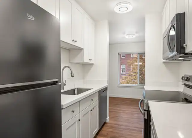 Property at 524 Federal Ave E Unit 301, Seattle, WA, 98102, 1 bed, 1 bath, [object Object]
