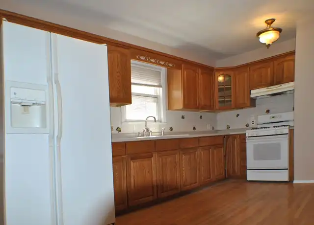 Property at 23 Kenney St Unit 1, Boston, MA, 02130, 3 beds, 1 bath, [object Object]
