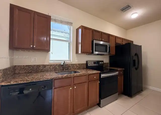 Property at 17067 SW 93rd St, Miami, FL, 33196, 1 bed, 1 bath, [object Object]