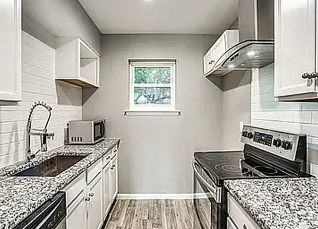 Photo of 3810 Inwood Rd, Dallas, TX 75209