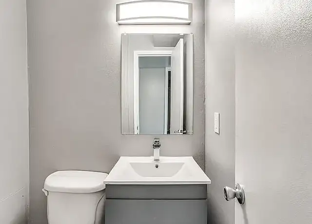Photo of 3810 Inwood Rd, Dallas, TX 75209