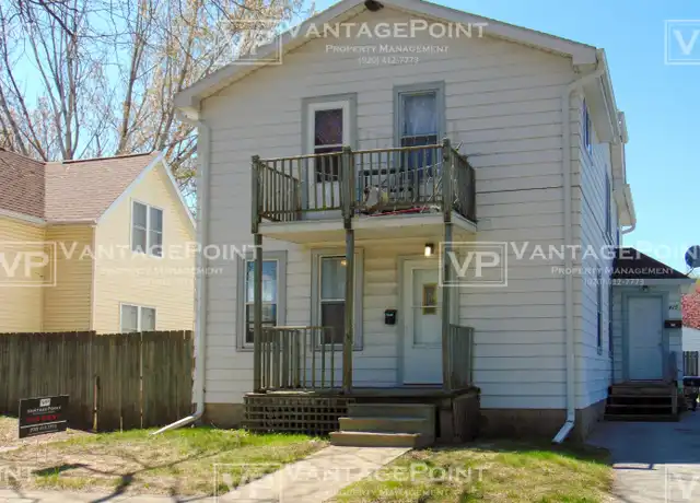Property at 825 Bond St, Green Bay, WI, 54303, 2 beds, 1 bath, [object Object]