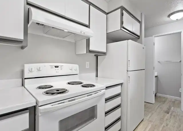 Property at Kensington Terrace - KT-142 - 14302 E Burnside St, Portland, OR, 97233, 2 beds, 1.5 baths, [object Object]
