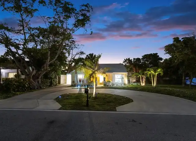 Property at 727 S Lake Dr, Lantana, FL, 33462, 3 beds, 2 baths, [object Object]