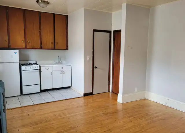 Property at 1552 Edmund Ave W Unit 2, St Paul, MN, 55104, 1 bed, 1 bath, [object Object]