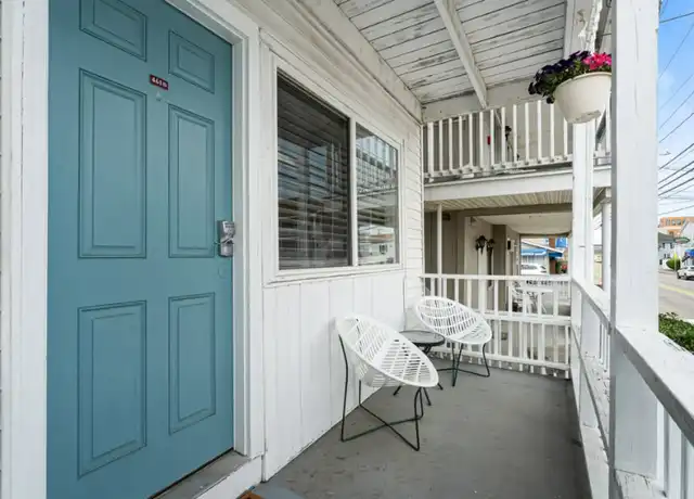 Property at 46 E Grand Ave, Old Orchard Beach, ME, 04064, 1 bed, 1 bath, [object Object]