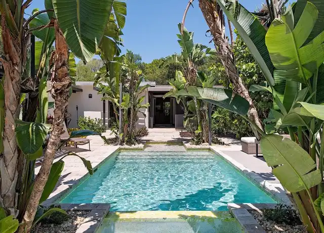 Property at 1200 9th Ave N, Naples, FL, 34102, 3 beds, 2.5 baths, [object Object]