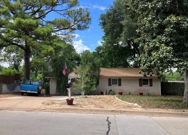 Property at 1917 Dogwood Dr, Arlington, TX, 76012, 3 beds, 2 baths, [object Object]