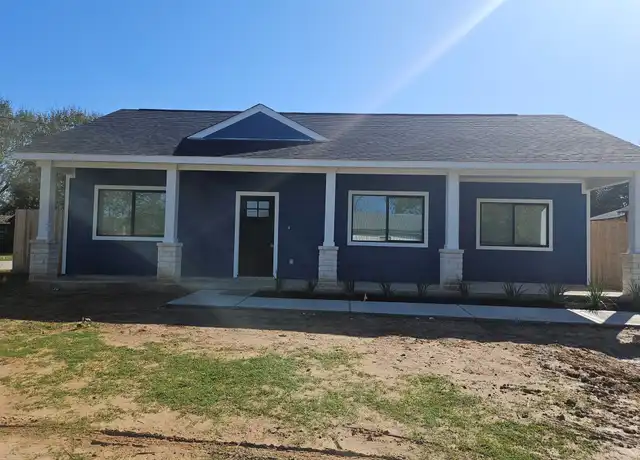Property at 300 2nd St, Eagle Lake, TX, 77434, 3 beds, 2 baths, [object Object]