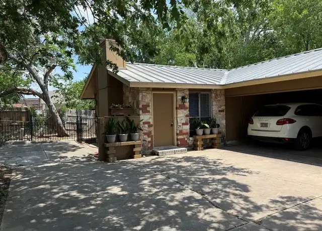 Property at 2104 Conestoga Trl Unit A, Austin, TX, 78744, 2 beds, 2 baths, [object Object]