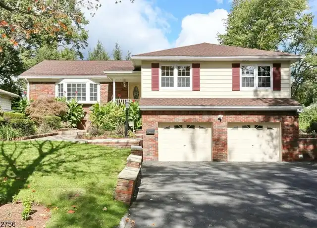 Property at 61 Fern Pl, Paramus, NJ, 07652, 4 beds, 3 baths, [object Object]