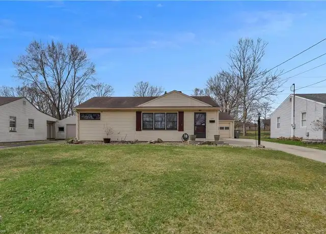 Property at 2702 Brunswick Rd, Youngstown, OH, 44511, 3 beds, 1 bath, [object Object]