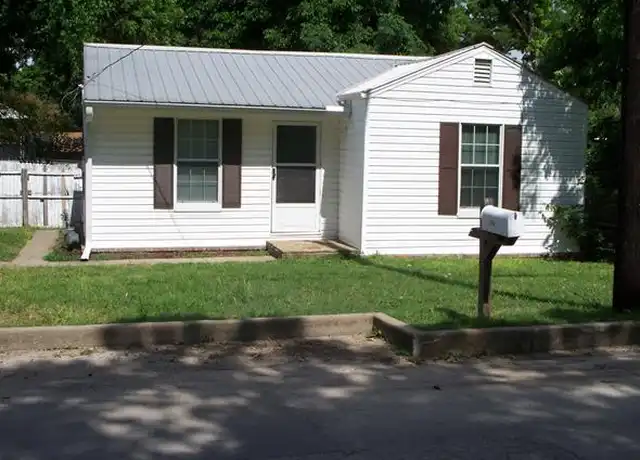 Property at 208 Bryan St, Weatherford, TX, 76086, 2 beds, 1 bath, [object Object]