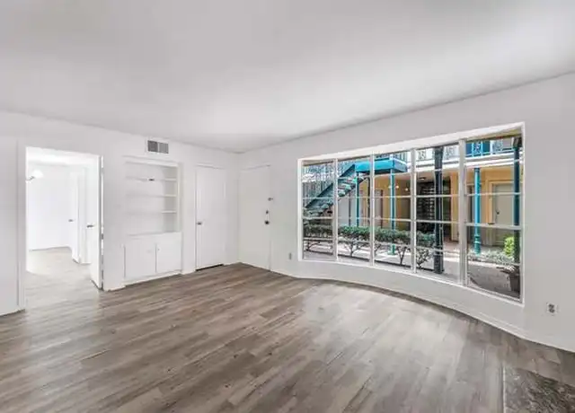 Property at 800 Post Oak Blvd, Houston, TX, 77056, 2 beds, 1 bath, [object Object]
