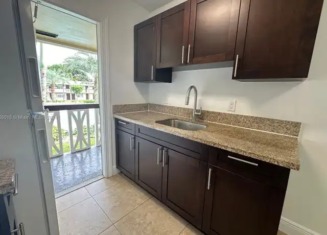 Property at 2902 NE 17th Ave, Pompano Beach, FL, 33064, 2 beds, 1 bath, [object Object]