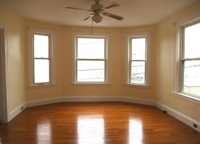Property at 116 Paul Revere Rd, Arlington, MA, 02476, 2 beds, 1 bath, [object Object]