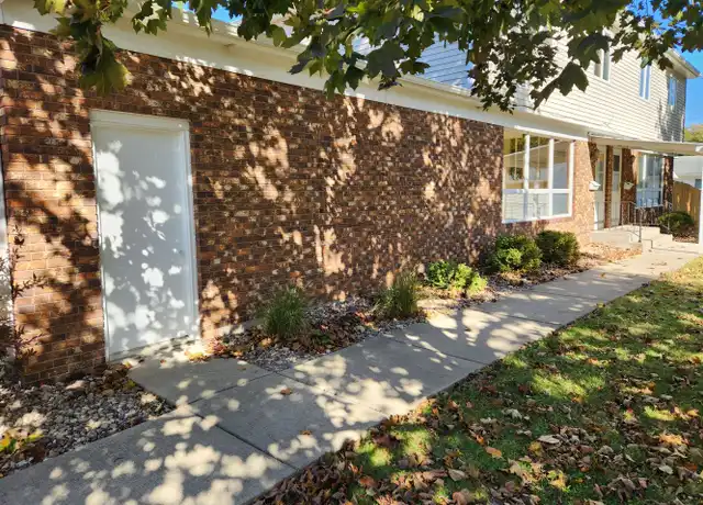 Property at 3612-3614 34th St Unit 3612, Moline, IL, 61265, 2 beds, 1.5 baths, [object Object]