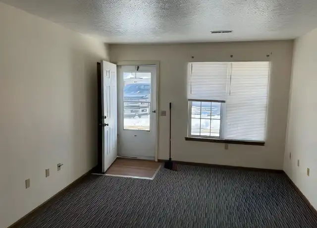 Property at 2066 Bradley Ct, Springfield, IL, 62703, 2 beds, 1 bath, [object Object]