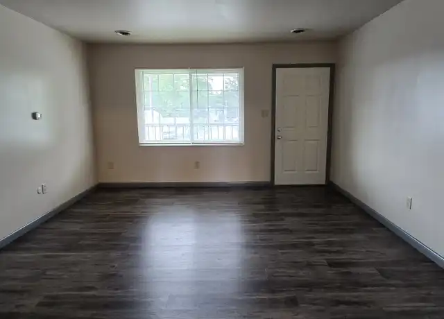 Property at 201 W Palmer St Unit 4, Frankfort, IN, 46041, 2 beds, 1 bath, [object Object]