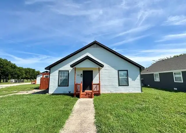 Property at 901 Kingdom Cir, Waxahachie, TX, 75167, 3 beds, 2 baths, [object Object]