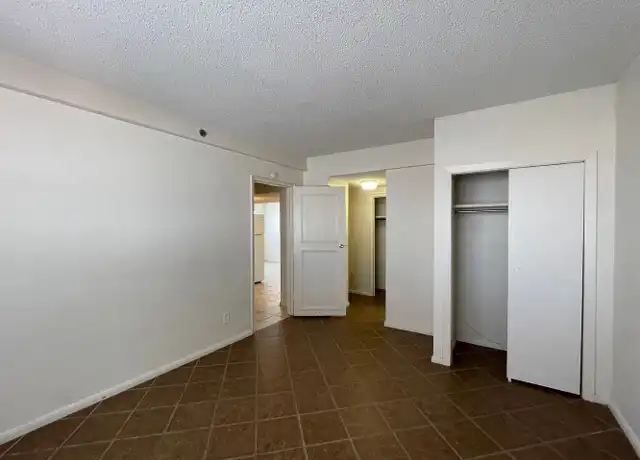 Property at 17 E 2nd Ave Unit 5C, Hutchinson, KS, 67501, 2 beds, 2 baths, [object Object]