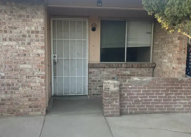 Property at 2820 E Glen Dr Unit A/B, El Paso, TX, 79936, 2 beds, 1 bath, [object Object]