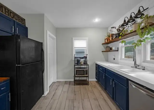 Property at 720 Arthur Ave, Des Moines, IA, 50316, 3 beds, 1 bath, [object Object]